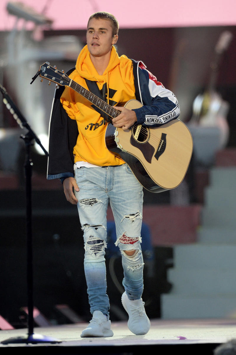 Justin Bieber Brad Pitt, Justin Bieber, The 1975, Lady Gaga, Joe Biden, Morgan Freeman, and Mark Zuckerberg, Chris Brown, Selena Gomez, The Beatles, Tyler, The Creator, Harrison Ford, Jon Bon Jovi, Alec Baldwin, Miley Cyrus, Katy Perry, Martin Scorsese, Sacha Baron Cohen, Boy George, Martha Stewart, Mike Tyson, Paris Hilton, Russell Brand, Snoop Dogg, Elton John, Lily Allen, Christian Slater, Busta Rhymes