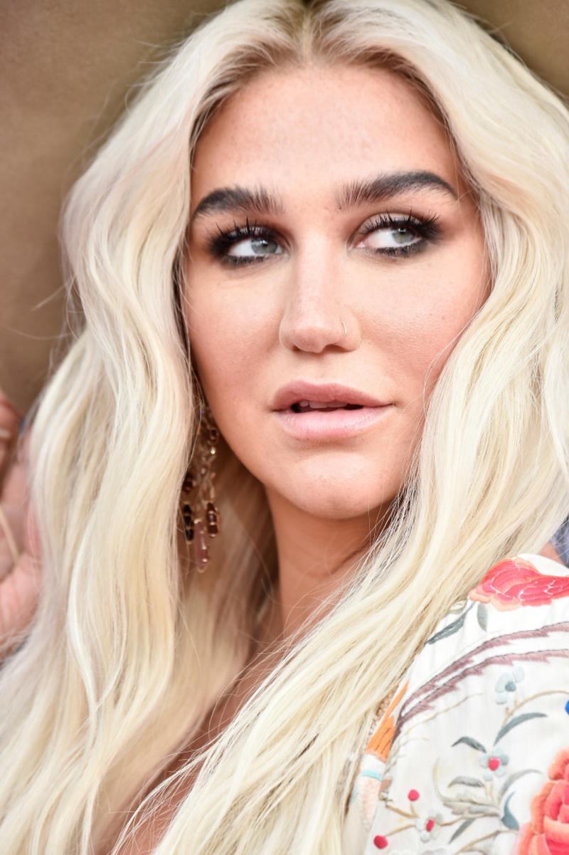 Kesha Brad Pitt, Justin Bieber, The 1975, Lady Gaga, Joe Biden, Morgan Freeman, and Mark Zuckerberg, Chris Brown, Selena Gomez, The Beatles, Tyler, The Creator, Harrison Ford, Jon Bon Jovi, Alec Baldwin, Miley Cyrus, Katy Perry, Martin Scorsese, Sacha Baron Cohen, Boy George, Martha Stewart, Mike Tyson, Paris Hilton, Russell Brand, Snoop Dogg, Elton John, Lily Allen, Christian Slater, Busta Rhymes