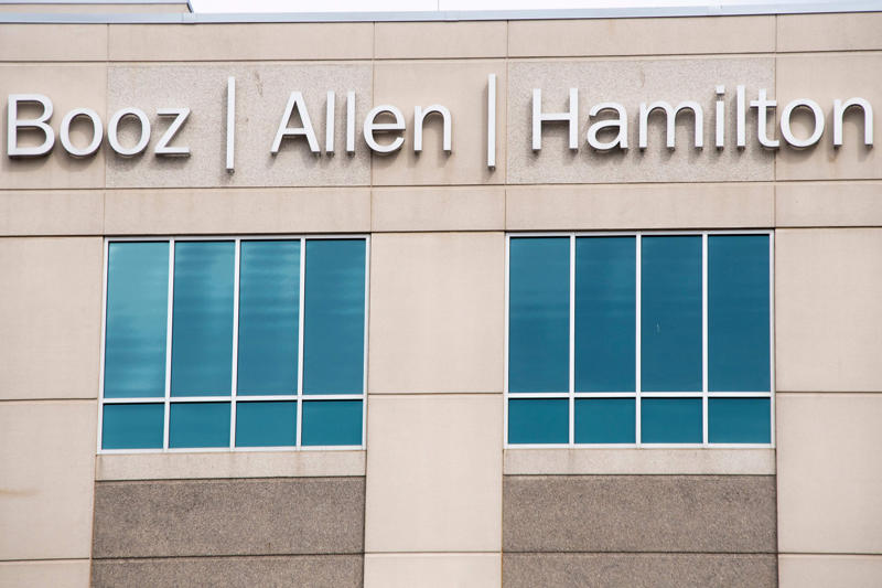 24. Booz Allen Hamilton (84.45) 30. Intel (83.76), 29. Pfizer (83.97), 28. Coca-Cola (83.97), 27. Danaher (83.98), 26. Walmart (84.41), 24. Booz Allen Hamilton (84.45), 22. Morgan Stanley (84.51), 21. Honeywell (84.91), 20. Citigroup (84.44), 18. ExxonMobil (85.20), 16. Hewlett Packard Enterprise (85.76), 14. JPMorgan Chase (86.27), 12. KPMG (86.85), 10. Ernst & Young (87.11), 8. Deloitte (87.50), 6. PwC (89.55), 4. Accenture (90.69), 2. IBM (93.02)