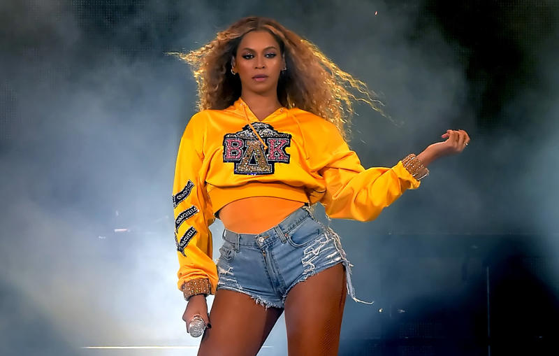 Beyoncé Brad Pitt, Justin Bieber, The 1975, Lady Gaga, Joe Biden, Morgan Freeman, and Mark Zuckerberg, Chris Brown, Selena Gomez, The Beatles, Tyler, The Creator, Harrison Ford, Jon Bon Jovi, Alec Baldwin, Miley Cyrus, Katy Perry, Martin Scorsese, Sacha Baron Cohen, Boy George, Martha Stewart, Mike Tyson, Paris Hilton, Russell Brand, Snoop Dogg, Elton John, Lily Allen, Christian Slater, Busta Rhymes