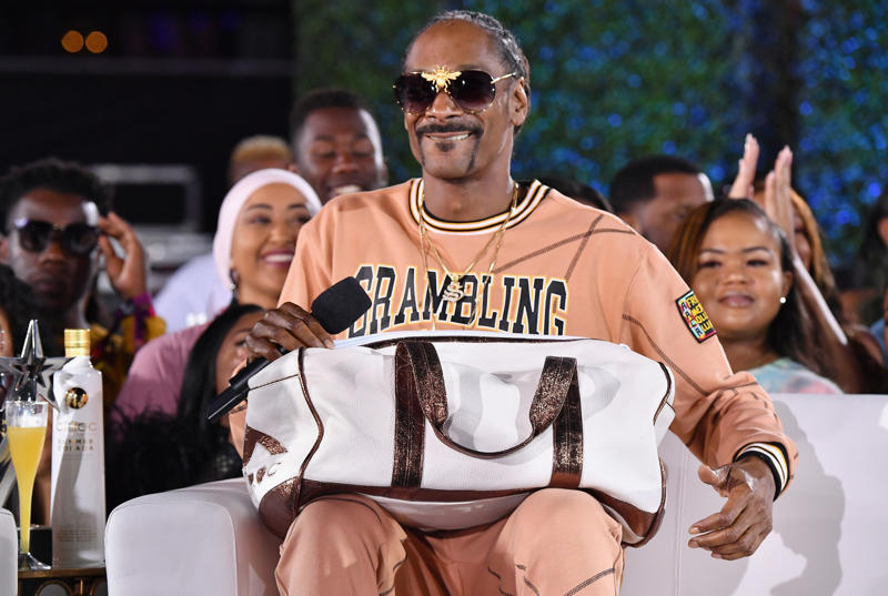 Snoop Dogg Brad Pitt, Justin Bieber, The 1975, Lady Gaga, Joe Biden, Morgan Freeman, and Mark Zuckerberg, Chris Brown, Selena Gomez, The Beatles, Tyler, The Creator, Harrison Ford, Jon Bon Jovi, Alec Baldwin, Miley Cyrus, Katy Perry, Martin Scorsese, Sacha Baron Cohen, Boy George, Martha Stewart, Mike Tyson, Paris Hilton, Russell Brand, Snoop Dogg, Elton John, Lily Allen, Christian Slater, Busta Rhymes