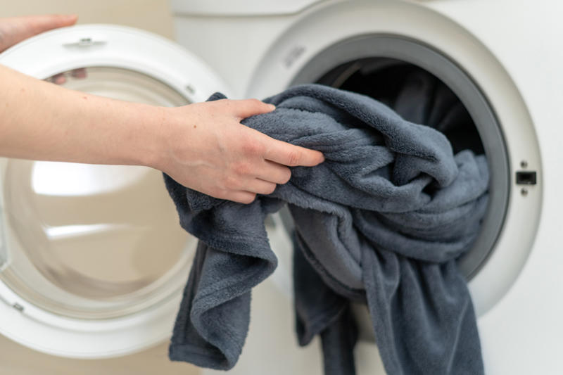 Wash your dog's items What is pet smell, exactly?, Dog smell, Dog odors are by design, You'll need to clean more often than people who don't have pets, Some dog smells indicate health problems, Baking soda, Couches and upholstery, Leather furniture, Remove pet odors from the air, Use a diffuser, Get rid of dog mess smells, Bathe and groom your dog regularly, Keep up with your dog’s hygiene, Wash your dog's items, Create a relaxed environment, How to get rid of wet dog smell without a bath, Increase airflow, Get an odor-free litter box, Groom your cat, Keep an odor-free cage, Why is cat smell so hard to remove?, Try enzymatic cleaners, Never mix hydrogen peroxide and vinegar to treat a stain, Try placing charcoal bags around your home