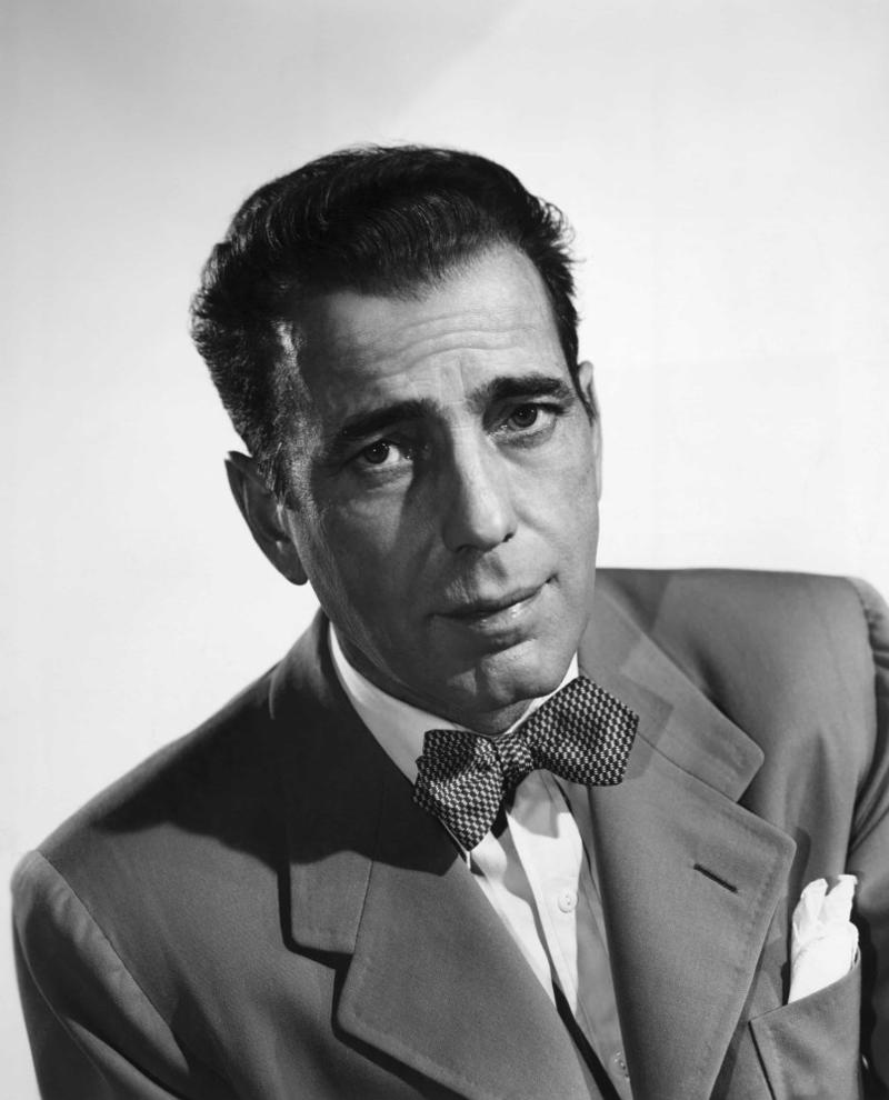 Elvis Presley (1935-1977), Tony Curtis (1925-2010), Harry Houdini (1874-1926), Elizabeth Taylor (1932-2011), John F. Kennedy (1917-1963), Frank Sinatra (1915-1998), Roald Dahl (1916-1990), Ronnie Van Zant (1948-1977), William S. Burroughs (1914-1997), Humphrey Bogart (1899-1957), Miles Davis (1926-1991), Wild Bill Hickok (1837-1876), George Burns (1896-1996), Alexander McQueen (1969-2010), Bela Lugosi (1882-1956), David Brenner (1936-2014), Stan Musial (1920-2013), Tiny Tim (1932-1996)