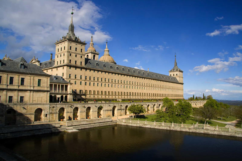 Joanina Library, Portugal, The Royal Portuguese Cabinet of Reading, Brazil, Library of the National Palace of Mafra, Portugal, Beitou Library, Taiwan, El Escorial, Spain, Stuttgart Library, Germany, Bibliotheca Alexandrina, Egypt, Biblioteca Vasconcelos, Mexico, Trinity College Library, Ireland, Clementinum Library, Czech Republic, Admont Abbey Library, Austria, John Rylands University Library, England, Musashino Art University Library, Japan, Stockholm Public Library, Sweden, Cuypers Library, the Netherlands, New York Public Library, United States, George Peabody Library, United States