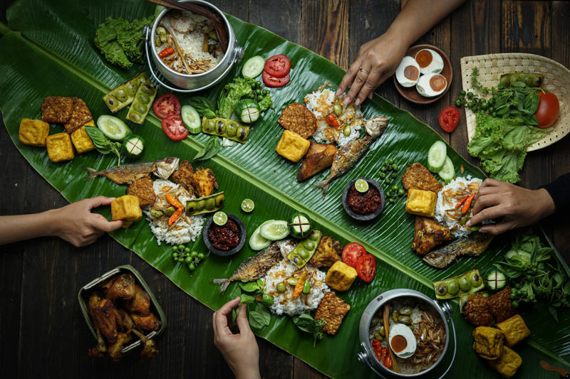 The science, Where did banana leaves originate from?, The myth behind eating on a banana leaf, Is banana leaf hygienic?, Tree or herb?, Philippines, Malaysia, Sri Lanka, Thailand, Indonesia, Singapore, Rice panki, Caribbean pastelles
