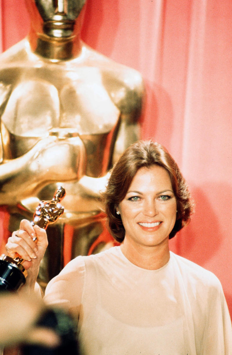 Louise Fletcher, ‘One Flew Over the Cuckoo’s Nest’ (1975) Anne Hathaway, 'Les Misérables' (2012), Jared Leto, 'Dallas Buyers Club' (2013), Nicole Kidman, 'The Hours' (2002), Frances McDormand, 'Fargo' (1996), Anthony Hopkins, 'Silence of the Lambs' (1991), Alan Arkin, ‘Little Miss Sunshine’ (2006), Louise Fletcher, ‘One Flew Over the Cuckoo’s Nest’ (1975), Ned Beatty, 'Network' (1976), Patricia Neal, ‘Hud’ (1963), Viola Davis, 'Doubt' (2008), Hermione Baddeley, 'Room at the Top' (1959)