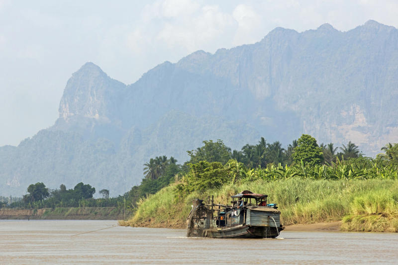 19. Salween River, Southeast Asian 25. Ohio River, United States, 23. Pasig River, Philippines, 21. Niger River, West and Central Africa, 19. Salween River, Southeast Asian, 18. Passaic River, United States, 17. Danube River, Central and Southeastern Europe, 16. Indus River, South and Central Asia, 15. Murray-Darling River, Australia, 13. The Jordan River, Jordan, Syria, Israel, and Palestinian territories, 11. Nile River, Egypt and Sudan, 9. Mississippi River, United States, 7. Yangtze River, China, 5. Sarno River, Italy, 3. Citarum River, Indonesia, 1. Ganges River, India and Bangladesh