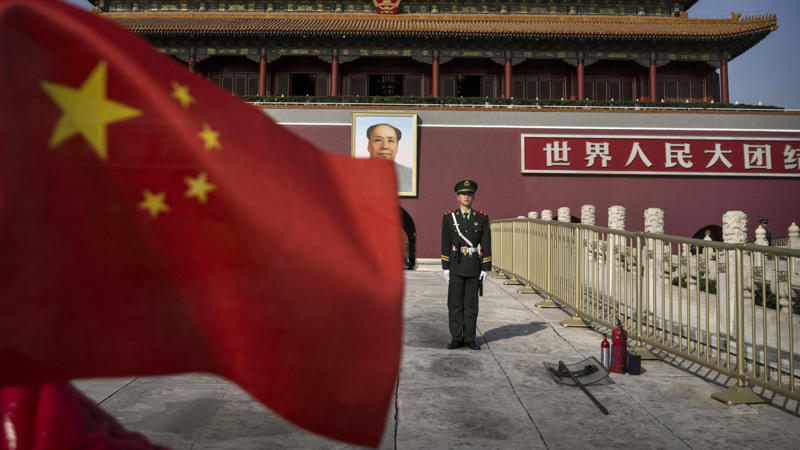Beijing speaks out Who gives in first?, Trump's U-turn, Highs and lows, Who bids the most?, China's rare earths, Figthing to the end, Who has the upper hand?, The world's second largest economy, The perks of authoritarianism