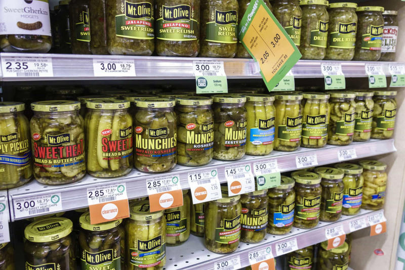 What about pickles? High-fiber foods: legumes, High-fiber foods: fruits and vegetables, Probiotic foods: yogurt, Probiotic foods: miso, What about pickles?, Prebiotic foods, Prebiotic foods: asparagus, Synbiotic foods: yogurt and berries, Synbiotic foods: stir fry, Anti-inflammatory foods: walnuts, Polyphenols, Polyphenols: olive oil, Variation, What to avoid: refined sugars, What to avoid: processed foods