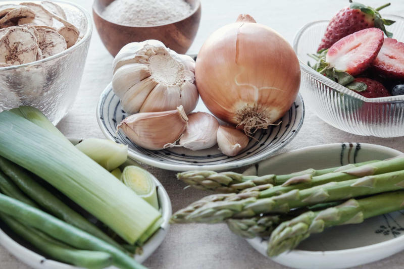 Prebiotic foods High-fiber foods: legumes, High-fiber foods: fruits and vegetables, Probiotic foods: yogurt, Probiotic foods: miso, What about pickles?, Prebiotic foods, Prebiotic foods: asparagus, Synbiotic foods: yogurt and berries, Synbiotic foods: stir fry, Anti-inflammatory foods: walnuts, Polyphenols, Polyphenols: olive oil, Variation, What to avoid: refined sugars, What to avoid: processed foods