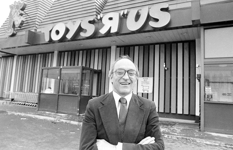 Beloved US stores that have closed their doors, Tower Records, Pets.com, Circuit City, Blockbuster, The Bon-Ton, Toys R Us, Stein Mart, Lord &amp; Taylor, Stage Stores, Family Video, Fry's Electronics, Woolworth's