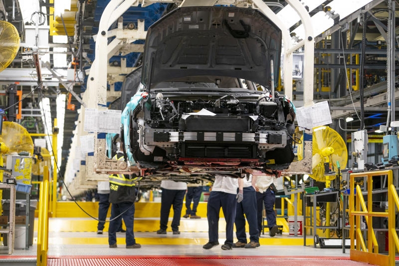 Honda plans to relocate car production What we know about the issues Canada is facing, Rising unemployment and shrinking exports, Canadian output is expected to trend downward, Trade issues will hit the labor market, Exports will drop by a lot this quarter, Tariff troubles decreased exports to the US, Exports to the United States dropped, Total exports only dropped slightly, Canada found other trade partners, A huge rise in exports elsewhere, The second-largest jump ever recorded, Imports from the US also decreased, The results of Trump’s trade war, A drop and Canada’s trade surplus, What will happen next?
