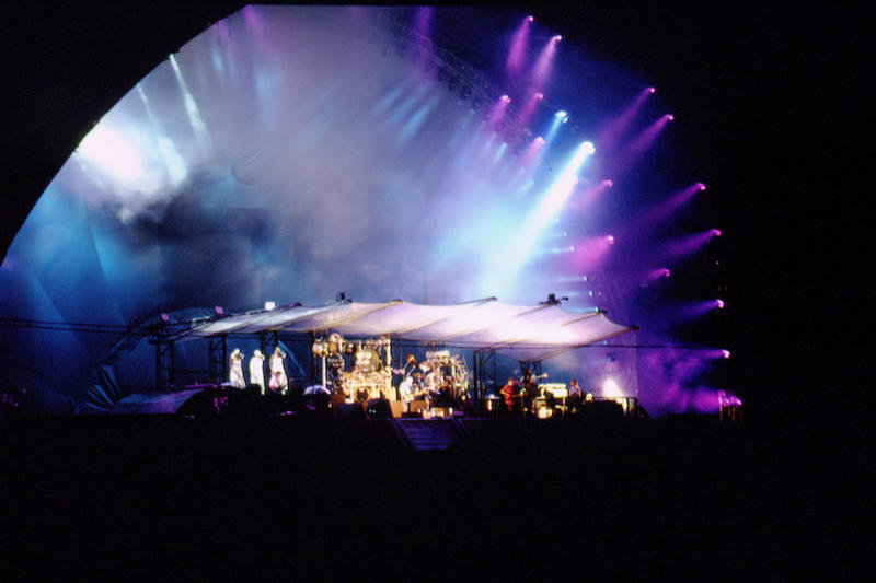 Pink Floyd Pearl Jam, Guns N' Roses, Pink Floyd, The Beatles, The Kinks, Radiohead, The Jimi Hendrix Experience, The Doors, The Eagles, Aerosmith, Black Sabbath, The Clash, The Cure