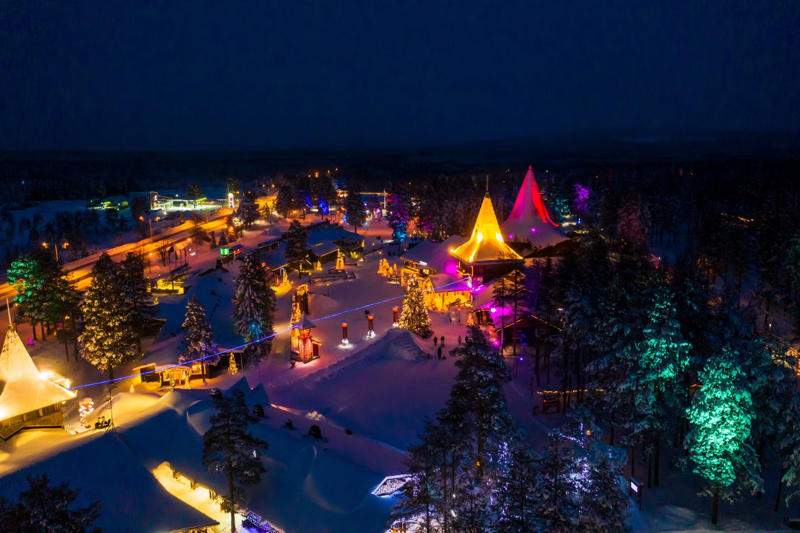 1. Tromso, Norway, 2. Svalbard, Norway, 3. Rovaniemi, Finland, 4. Reykjavik, Iceland, 5. Abisko, Sweden, 6. Yukon, Canada , 7. Ilulissat, Greenland, 8. Outer Hebrides, Scotland, 9. Fairbanks, Alaska, USA , 10. Finnish Lapland