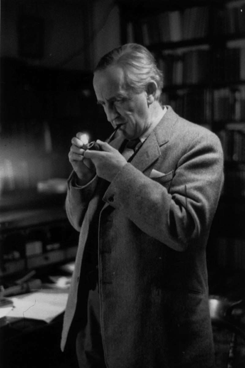 Unique character traits J.R.R. Tolkien was born in South Africa, The family moved to Birmingham, Prussian ancestry, A dislike of Shakespeare, Meeting Edith Tolkien, Devoted couple, Battlefield memories, Creating myths and legends, Kindred spirit, 'The Hobbit' (1937), 'The Lord of the Rings' (1954– 1955), 'J. R. R. Tolkien: A Biography', Unique character traits, Retirement, In Tolkien's footsteps, Lasting legacy