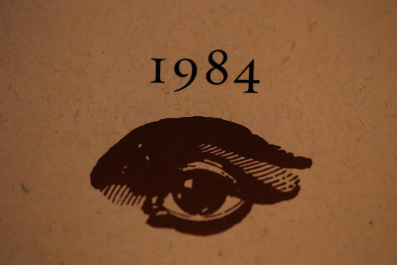 George Orwell (1903–1950) Erick Avari, Ben Kingsley, Joanna Lumley, Cliff Richard, George Orwell (1903–1950), Freddie Mercury (1946–1991), Vivien Leigh (1913–1967), Rudyard Kipling (1865–1936), Merle Oberon (1911–1979), Karen David, William Makepeace Thackeray (1811–1863), Julie Christie, Spike Milligan (1918–2002), Gerald Durrell (1925–1995), Engelbert Humperdinck, Peter Sarstedt (1941–2017)