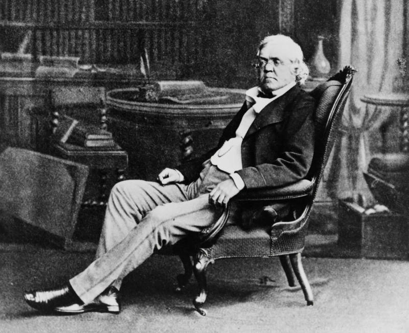 William Makepeace Thackeray (1811–1863) Erick Avari, Ben Kingsley, Joanna Lumley, Cliff Richard, George Orwell (1903–1950), Freddie Mercury (1946–1991), Vivien Leigh (1913–1967), Rudyard Kipling (1865–1936), Merle Oberon (1911–1979), Karen David, William Makepeace Thackeray (1811–1863), Julie Christie, Spike Milligan (1918–2002), Gerald Durrell (1925–1995), Engelbert Humperdinck, Peter Sarstedt (1941–2017)