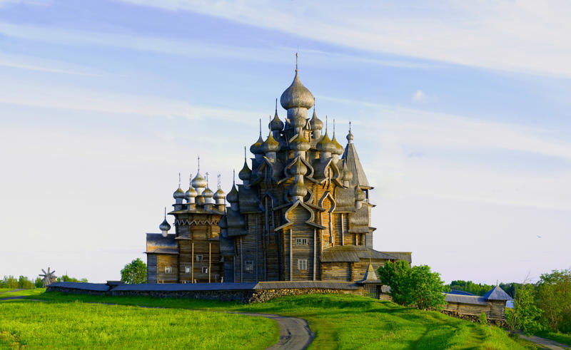 The Church of the Transfiguration - Kizhi - Russia Hallgrímskirkja - Reykjavík - Iceland, The Basilica of the National Vow – Quito - Ecuador, Saint Basil's Cathedral – Moscow - Russia, The Church of the Transfiguration - Kizhi - Russia, St Paul's Cathedral – London - England, Saint Peter's Basilica – Rome - Italy, St. Michael of the Needle Chapel - Le Puy-en-Velay - France, St Patrick's Cathedral – New York - United States, Sagrada Família – Barcelona - Spain, São Francisco Church - Salvador - Brazil, Seville Cathedral - Seville- Spain, Salisbury Cathedral- Salisbury - England