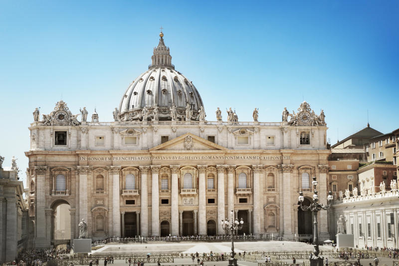 Saint Peter's Basilica – Rome - Italy Hallgrímskirkja - Reykjavík - Iceland, The Basilica of the National Vow – Quito - Ecuador, Saint Basil's Cathedral – Moscow - Russia, The Church of the Transfiguration - Kizhi - Russia, St Paul's Cathedral – London - England, Saint Peter's Basilica – Rome - Italy, St. Michael of the Needle Chapel - Le Puy-en-Velay - France, St Patrick's Cathedral – New York - United States, Sagrada Família – Barcelona - Spain, São Francisco Church - Salvador - Brazil, Seville Cathedral - Seville- Spain, Salisbury Cathedral- Salisbury - England