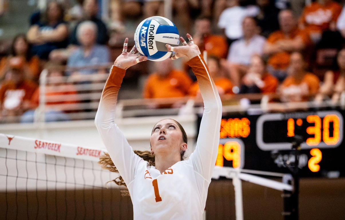 Fantastic women's volleyball photos from the 2024 college season