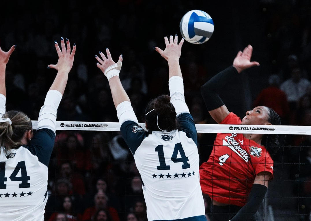 Fantastic women's volleyball photos from the 2024 college season