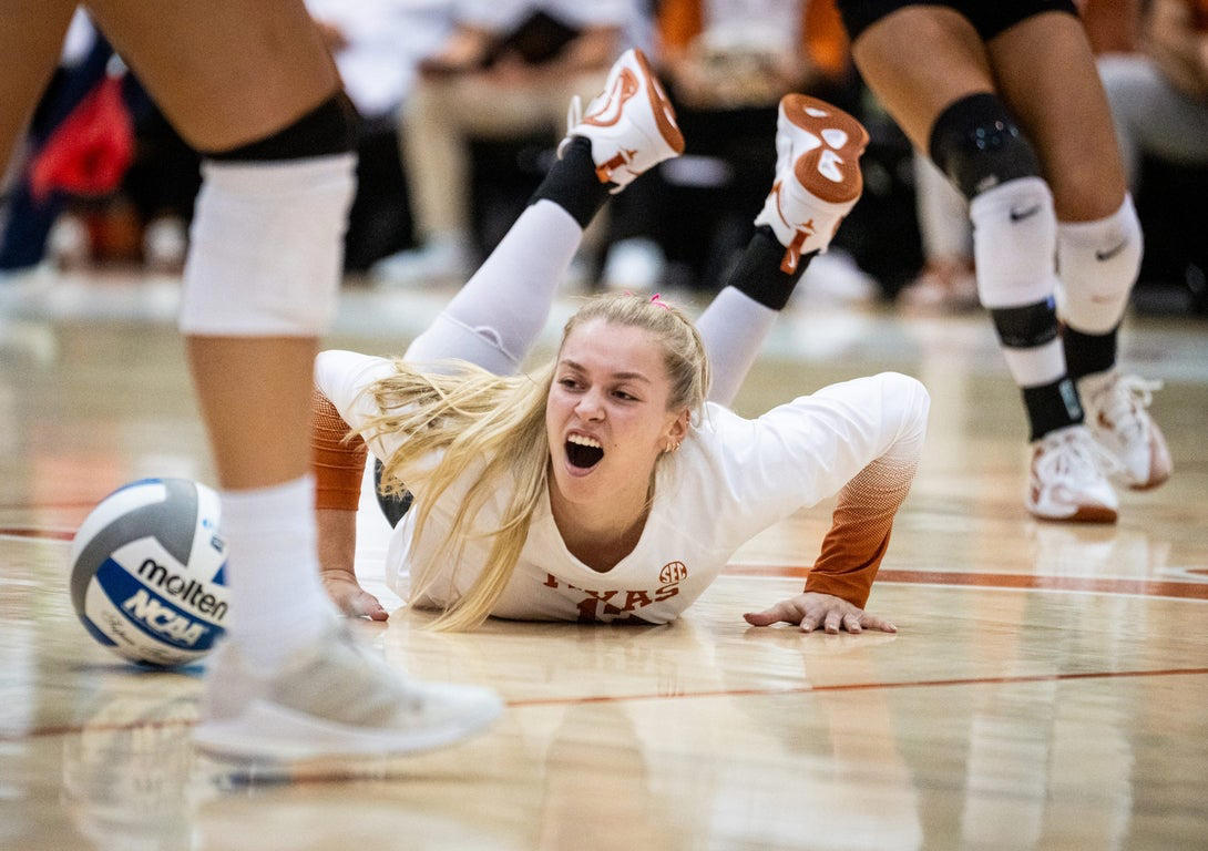 Fantastic women's volleyball photos from the 2024 college season
