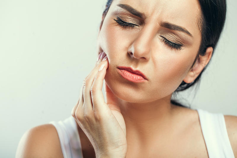 Toothache, Renal colic, Heart attack, Endometriosis, Peripheral neuropathy, Fibromyalgia, Trigeminal neuralgia, Interstitial cystitis, Intracranial hypertension, Dercum's disease, Complex regional pain syndrome, Peritonitis, Frozen shoulder, Stomach ulcer, Emotional pain