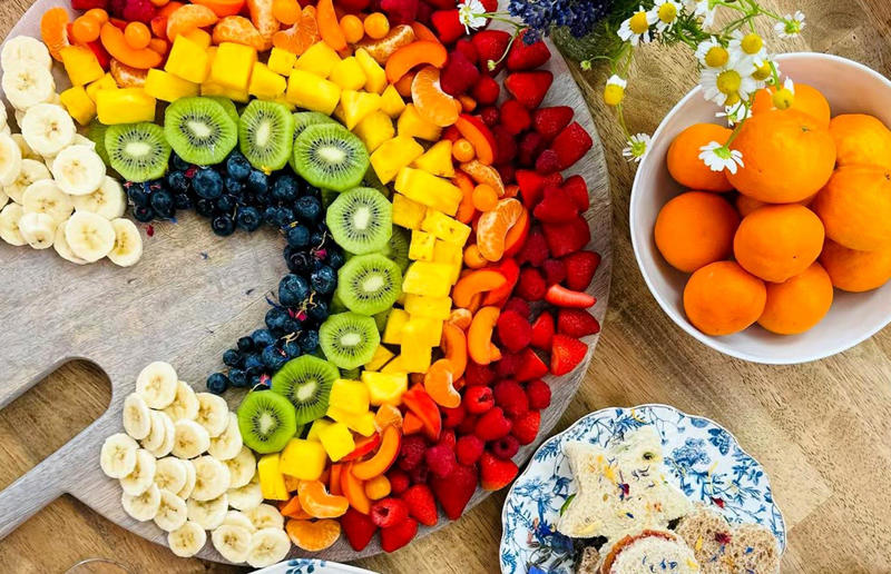 22. Meghan Markle: find the fun in food 36. Ina Garten: cook scrambled eggs on a low heat, 35. Meghan Markle: garnish everything, 34. Gordon Ramsay: eat later in the day, 33. Jamie Oliver: make the crispiest bacon, 32. Guy Fieri: slow roast onions and garlic, 31. Nigella Lawson: always brine your turkey, 30. Martha Stewart: roll citrus fruit, 29. Giada De Laurentiis: substitute heavy cream for flour, butter and stock in savoury dishes, 28. Bobby Flay: only flip burgers once, 27. Mary Berry: use full-fat cream cheese to ice cakes, 26. Julia Child: don’t worry about mistakes, 25. Ree Drummond: chill cinnamon roll dough, 24. Rachael Ray: make cannelloni with lasagne sheets, 23. Ina Garten: add a cup of coffee to chocolate cake batter, 22. Meghan Markle: find the fun in food, 21. Gordon Ramsay: rest your meat, 20. Jamie Oliver: Make perfect poached eggs, 19. Guy Fieri: fry steak in oil and butter, 18. Nigella Lawson: roll your roast potatoes in semolina, 17. Martha Stewart: let cheesecake cool in the oven, 16. Giada De Laurentiis: squeeze excess water out of frozen spinach, 15. Bobby Flay: check steak with a meat thermometer, 14. Mary Berry: use seasonal produce, 13. Julia Child: know when your chicken is cooked, 12. Ree Drummond: add glaze to ribs later, 11. Rachael Ray: freeze cubes of roasted garlic and onion, 10. Ina Garten: coat add-ins with flour so they distribute evenly, 9. Guy Fieri: use bacon fat as the base for a roux, 8. Nigella Lawson: use chicken wings for soup, 7. Martha Stewart: add spice to mac ’n’ cheese, 6. Mary Berry: experiment with different textures and colours, 5. Bobby Flay: use a burger lid to melt cheese, 4. Martha Stewart: make steakhouse baked potatoes, 3. Ree Drummond: remove cookies from the oven early, 2. Rachael Ray: increase potatoes’ surface area to make them crispy