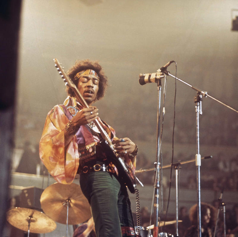 Jimi Hendrix Michael Jackson, Paul McCartney, Jimi Hendrix, Lionel Richie, Elvis Presley, Bob Dylan, Miles Davis, Eric Clapton, Eddie Van Halen, Taylor Swift, Stevie Wonder, Kurt Vile