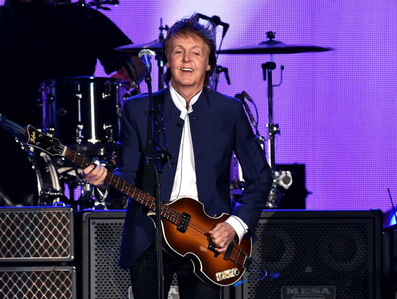 Paul McCartney Michael Jackson, Paul McCartney, Jimi Hendrix, Lionel Richie, Elvis Presley, Bob Dylan, Miles Davis, Eric Clapton, Eddie Van Halen, Taylor Swift, Stevie Wonder, Kurt Vile