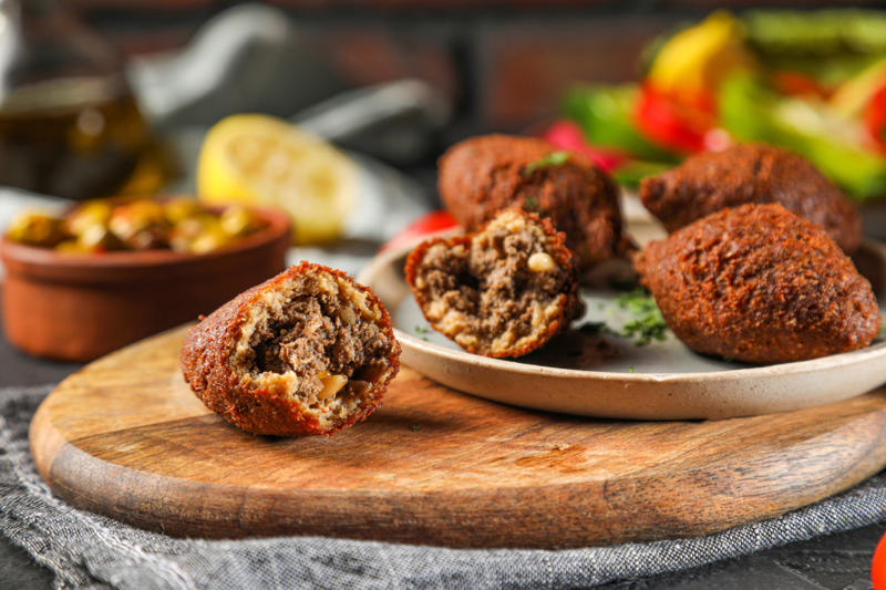 Kibbeh Hush puppies, French fries, Fried green tomatoes, Banh cam, Tostones, Fried chicken, Chimichangas, Chicharrón, Maakouda, Spring rolls, Fish and chips