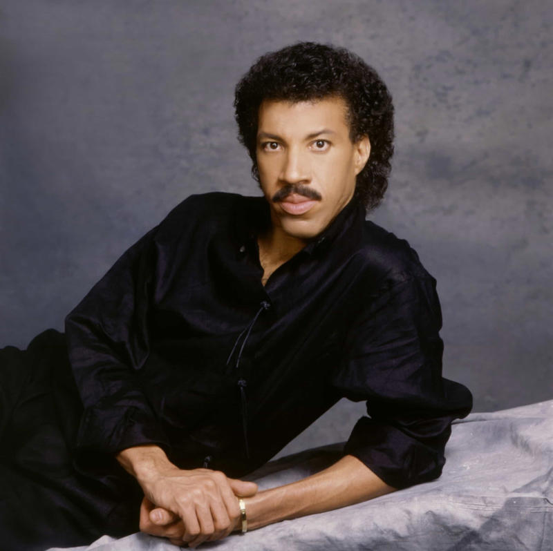 Lionel Richie Michael Jackson, Paul McCartney, Jimi Hendrix, Lionel Richie, Elvis Presley, Bob Dylan, Miles Davis, Eric Clapton, Eddie Van Halen, Taylor Swift, Stevie Wonder, Kurt Vile