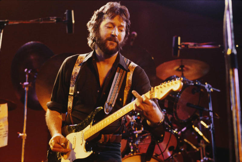 Eric Clapton Michael Jackson, Paul McCartney, Jimi Hendrix, Lionel Richie, Elvis Presley, Bob Dylan, Miles Davis, Eric Clapton, Eddie Van Halen, Taylor Swift, Stevie Wonder, Kurt Vile