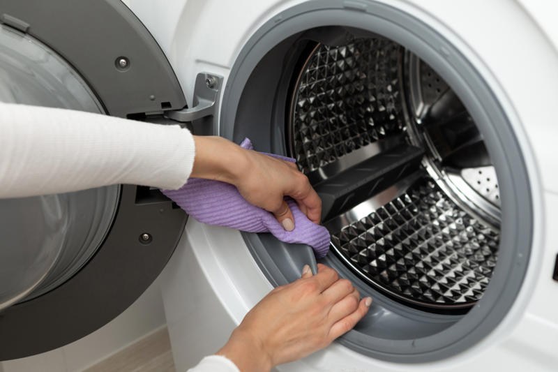 Aggressive cleaning power Clean and serene, Getting started, Rubber gloves, Scrubbing brush, White vinegar, Washing machine cleaner tablets, Aggressive cleaning power, Filter cleaning, Inside the drum and machine exterior, Top loaders vs. front loaders, Cleaning mold, Be mindful with vinegar, How to prevent smells