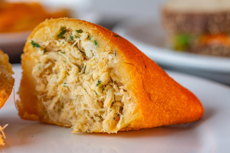 Coxinha Hush puppies, French fries, Fried green tomatoes, Banh cam, Tostones, Fried chicken, Chimichangas, Chicharrón, Maakouda, Spring rolls, Fish and chips
