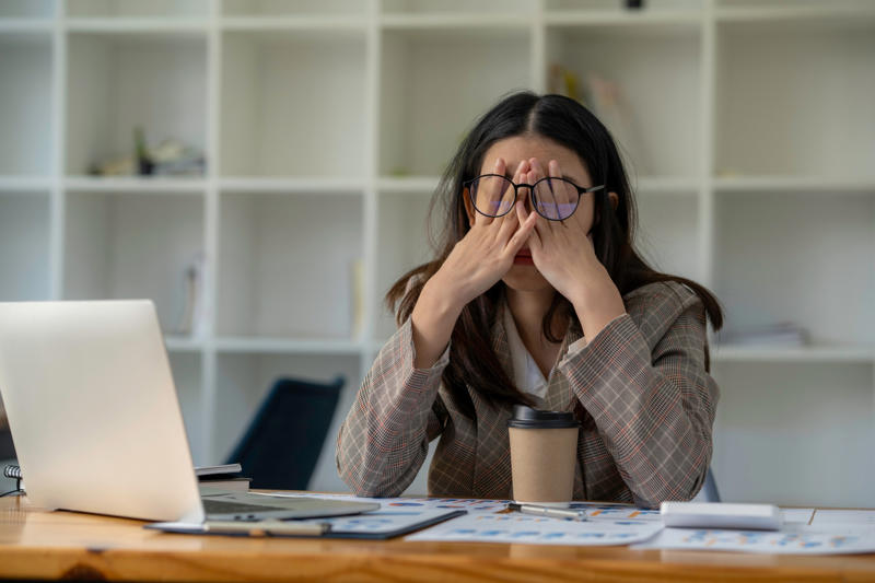 The elusive nature of brain fog, Beyond COVID, Chronic illness and cognitive challenges, Shared symptoms, Functional deficits, Dismissal of symptoms, Autoantibodies, Leaky blood-brain barrier, The hormonal connection, Traumatic brain injuries, Microbial imbalance, Seeking medical assessment, Repurposing drugs, Immunotherapy