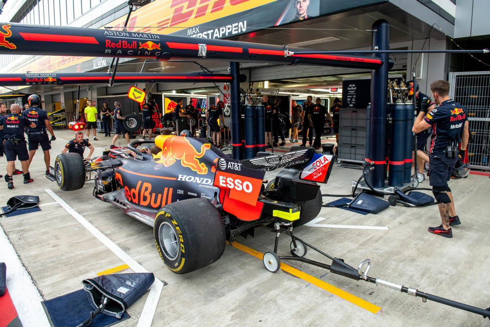 8. Red Bull Racing – 1.91 seconds (Pierre Gasly, British GP 2019) 15. Ferrari – 1.97 seconds (Sebastian Vettel, USA GP 2019), 13. Ferrari – 1.95 seconds (Charles Leclerc, Austrian GP 2024), 12. Red Bull Racing – 1.95 seconds (Sergio Pérez, Miami GP 2024), 9. Williams – 1.92 seconds (Felipe Massa, European GP 2016), 8. Red Bull Racing – 1.91 seconds (Pierre Gasly, British GP 2019), 7. McLaren – 1.90 seconds (Oscar Piastri, Mexican GP 2024), 5. Red Bull Racing – 1.88 seconds (Max Verstappen, German GP 2019), 4. Red Bull Racing – 1.86 seconds (Alex Albon, Portuguese GP 2020), 3. Red Bull Racing – 1.86 seconds (Max Verstappen, Russian GP 2020)