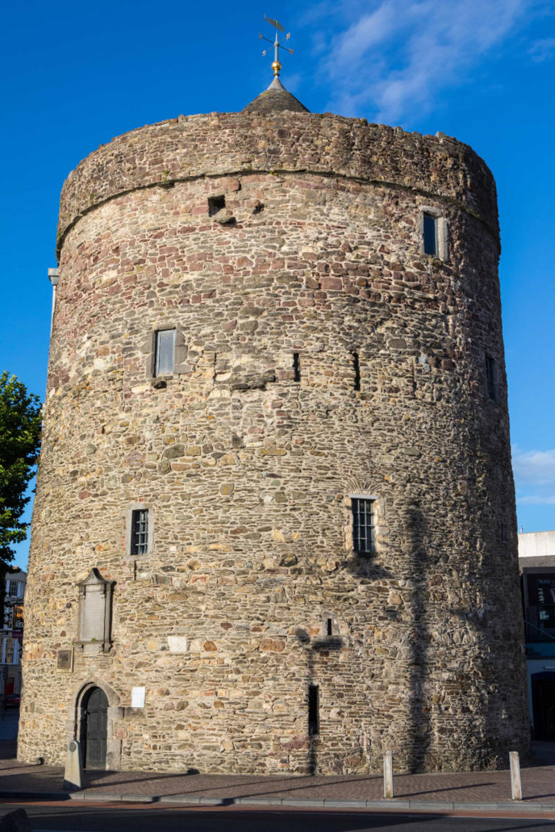 Reginald's Tower, Ireland 41/42 Cloth Fair, England, Bummerlhaus, Austria, Spaniards Inn, England, Kirkjubøargarður, Faroe Islands, Reginald's Tower, Ireland, Casa dos Bicos, Portugal, Ye Olde Trip to Jerusalem Inn, England, Palais de l'Isle, France, No. 9 Getreidegasse, Austria, Ye Olde Mitre, England, Pantheon, Italy, Bibury, England, Benizelou Mansion, Greece, The Grill House, Sweden, Seegi Maja, Estonia, Bosche House, Slovenia