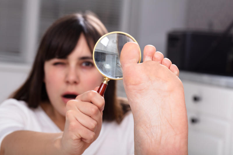 Having a long toe isn't an issue Immunity to sleep deprivation, Pitch perfection, Stay underwater up to 10 minutes, Being truly even-handed is a rare thing, Advanced color vision, Ability to survive at high altitudes, Built-in compass, Fingernails and toenails without nails, Having a long toe isn't an issue, An extra rib near the neck, A right-sided heart, The deficiency that keeps away heart diseases, Long palm muscles that are passed down from our ancestors, When a bad hair days lasts for years, It's fine to have an extra finger