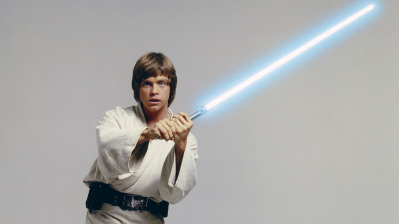 The 'Star Wars' light sabres, The 'Jurassic Park' amber, The One Ring from 'The Lord of the Rings', The 'Scream' mask, The spinning top from 'Inception', Titanic's heart of the ocean, The Matrix pills, The 'Indiana Jones' hat, jacket and whip, The 'Jumanji' game box, The 'Men in Black' neuralyser, The DeLorean from 'Back to the Future'., The 'Ghostbusters' ghost trap, The red shoes from 'The Wizard of Oz'., Hannibal Lecter's muzzle in 'Silence of the Lambs'., The 'V for Vendetta' mask, The 'Harry Potter' wand, Amélie's spoon, The cake from 'American Pie', Kryptonite, the enemy of 'Superman''., The rose and the mirror from 'Beauty and the Beast'., Aladdin's magic lamp
