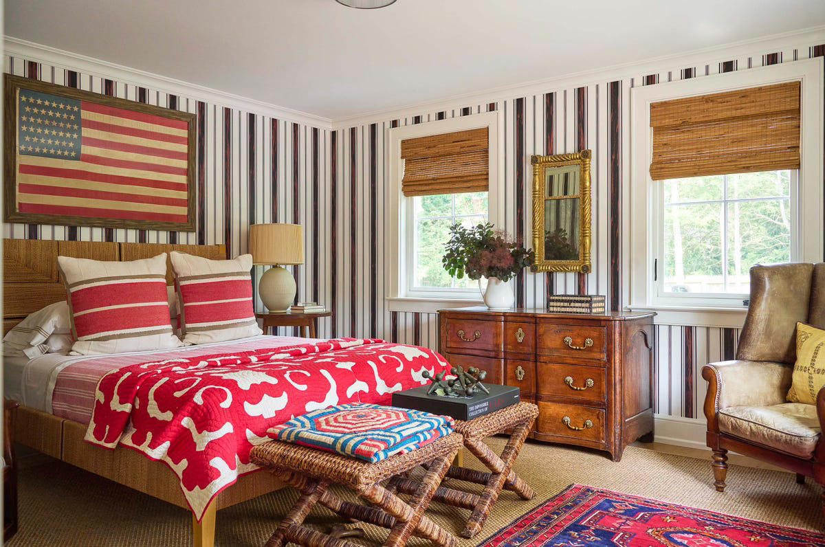Federal-Style Mirrors, Eagle Needlework, Braided Rugs , Stars & Stripes, Handwoven Baskets, Pieced Quilts, Colonial Colorways, Punched Tin, Canopy Beds, Windsor Chairs