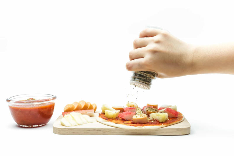 Mud pepper Successful sales, Mysterious meat, Horse meat, Soy chicken, Controversial advertising, Paprika with lead, Juice replaced by water, Chicken with water, Bottled tap water, Fake eggs for sale, Mud pepper