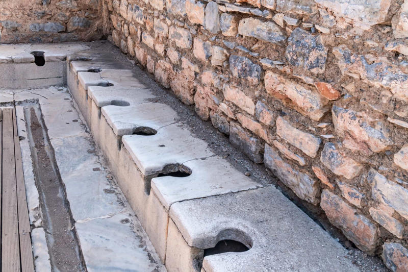 Toilets Common features, They weren’t as dark and cold as you might think, Castles didn’t smell that bad, It wasn’t always busy, Moving wasn’t easy, Bedrooms, Limited rooms, Small beds, Religion, Touching the divine, Medicine, Entertainment