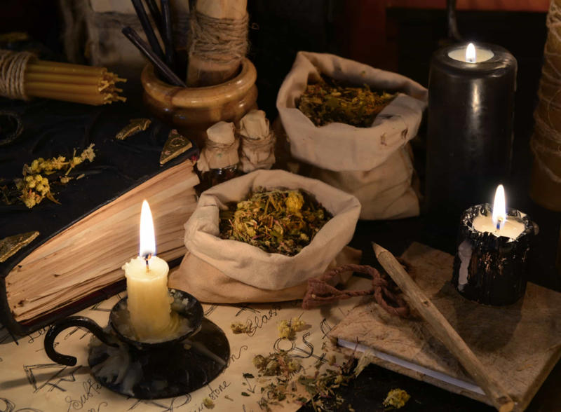 Medicine Common features, They weren’t as dark and cold as you might think, Castles didn’t smell that bad, It wasn’t always busy, Moving wasn’t easy, Bedrooms, Limited rooms, Small beds, Religion, Touching the divine, Medicine, Entertainment