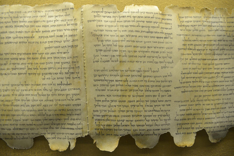 The Lewis Chessmen, The Cyrus Cylinder, The Antikythera Mechanism, The Domesday Book, The Dead Sea Scrolls, Tutankhamun's Tomb, The Mask of Agamemnon, The Pilate Stone, The Moai Statues of Easter Island, The Elgin Marbles, The Rosetta Stone, The Voynich Manuscript, The Ardagh Chalice, The Venus of Willendorf, The Discobolus
