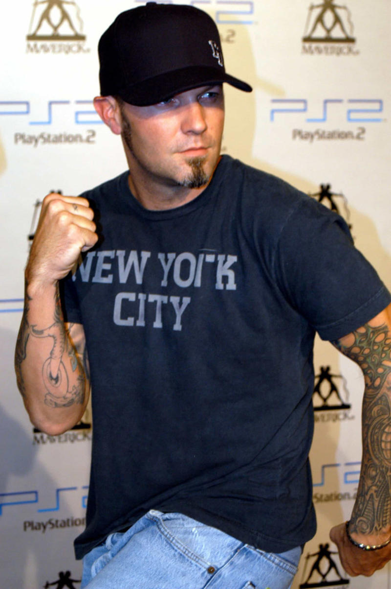 Nu metal Glam metal, Pop punk, Gangsta rap, Nu metal, Third wave ska, New wave, Post-punk, Trip hop
