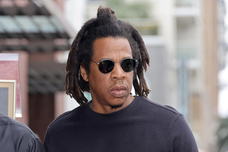 Brad Pitt, Lady Gaga, Justin Bieber, Sacha Baron Cohen, Katy Perry, The Beatles, Richard Gere, Gigi Hadid, Martin Scorsese, Tyler, the Creator, Martha Stewart, Chris Brown, Miley Cyrus, Alec Baldwin, Mike Tyson, Snoop Dogg, Paris Hilton, Harrison Ford, Selena Gomez, Bon Jovi, Christian Slater, Boy George