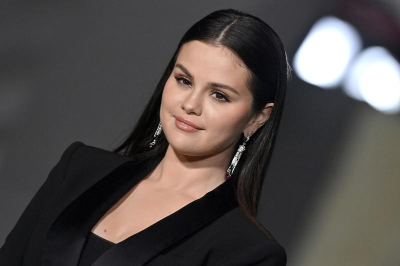 Brad Pitt, Lady Gaga, Justin Bieber, Sacha Baron Cohen, Katy Perry, The Beatles, Richard Gere, Gigi Hadid, Martin Scorsese, Tyler, the Creator, Martha Stewart, Chris Brown, Miley Cyrus, Alec Baldwin, Mike Tyson, Snoop Dogg, Paris Hilton, Harrison Ford, Selena Gomez, Bon Jovi, Christian Slater, Boy George