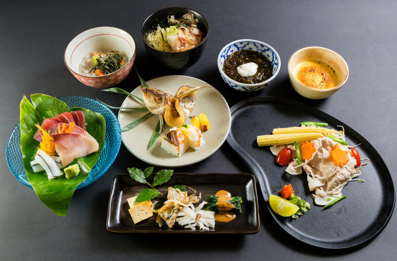 Kaiseki Teriyaki chicken, Katsu don chicken, Kakuni bossam, Teriyaki salmon, Miso soup with duck, Nasu dengaku, Sukiyaki, Kake udon, Onigiri wrapped in nori seaweed