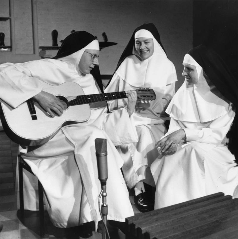 The Singing Nun Shannon Hoon of Blind Melon, Charles Pettigrew of Charles and Eddie, Pauly Fuemana of OMC, Scatman John, DJ E-Z Rock of Rob Base and DJ E-Z Rock, The Singing Nun, Andy Fraser of Free, B.W. Stevenson, Ray Smith, Jennifer Paige, Blu Cantrell, Tiny Tim, Tommy Page, Del Shannon